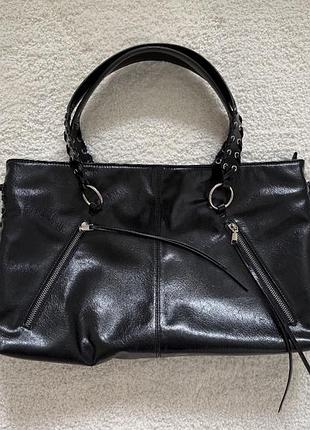 Чорна сумка на плече zara