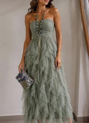 Красивое платье платья цвет шалфей