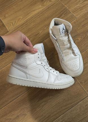 Air jordan 1 mid оригінал