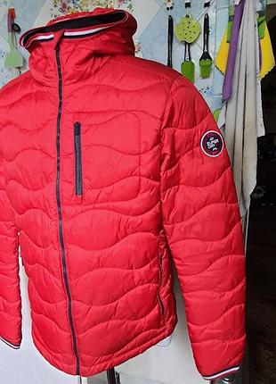 Superdry стильная теплая лёгкая куртка с капюшоном