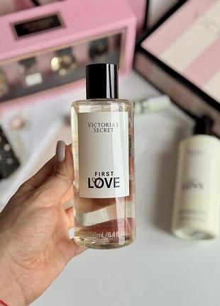 Преміальний спрей для тіла first love victoria’s secret