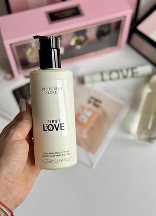Парфумований лосьон для тіла first love victoria’s secret