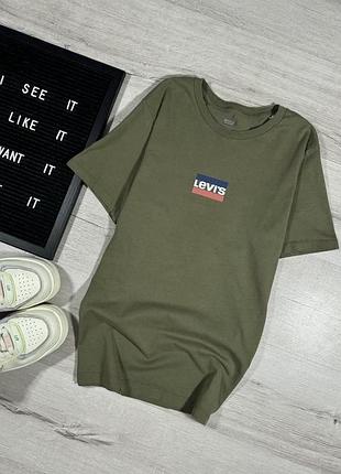 Футболка с лого levis