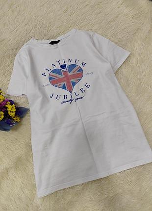 Стильна футболка new in look