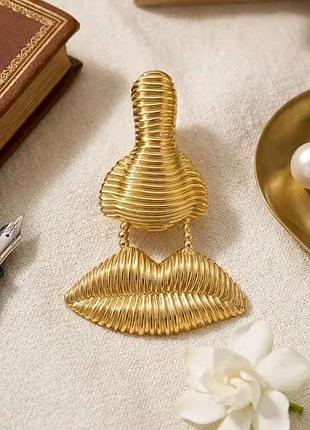 Брошь текстурная рот, губы, нос, части лица, как schiaparelli, скимапарелле