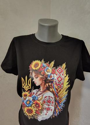 Яскрава, якісна, натуральна футболка, нова