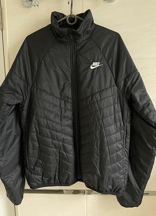 Стильна куртка nike оригінал розмір s в ідеальному стані