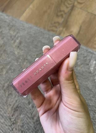 Помада блиск для губ fenty beauty gloss bomb stix fussy 02