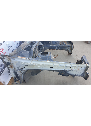 Чверть передня права чорна 51625fc401 subaru forester sf 1998-2002