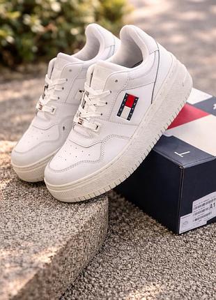 Шкіряні кросівки tommy hilfiger на платформі (оригінал) розмір 39