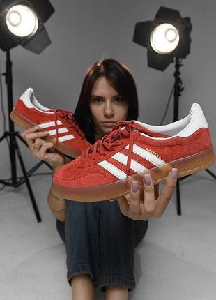 Женские кроссовки adidas gazelle red нп4913