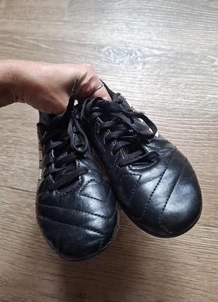 Футбольні бутси adidas, шкіра