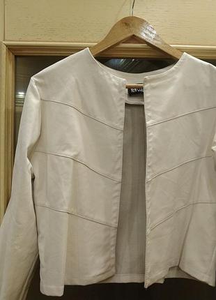 New collection (m/l). ошатний білий жакет/болеро. італія