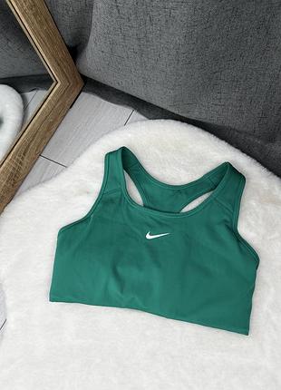 Спортивни топ з чашками nike розмір s
