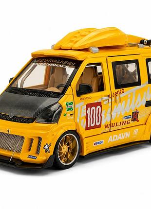 Спортивний мінівен wuling van 1:24, металева машинка з тюнінгом, світлом і звуком, інерційна, жовта