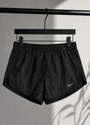 Оригінальні спортивні шорти nike dri-fit чорні xs (34)