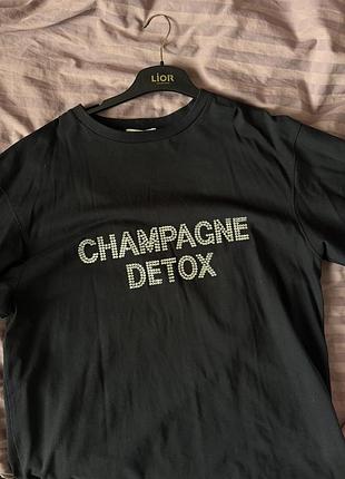 Оверсайз футболка anna braim «champagne detox» з камінцями, чорна
