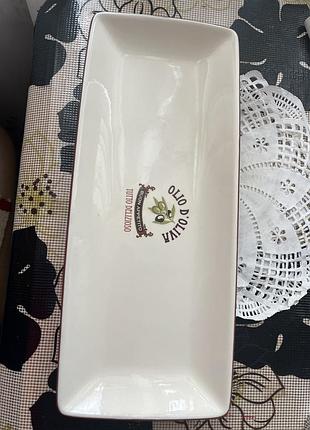 Прямокутне керамічне блюдо для подачі страв (serving platter) від бренду gino's influence (серія olio d'oliva)