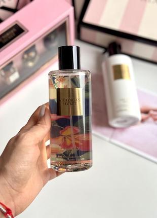 Парфумований спрей для тіла very sexy now victoria’s secret