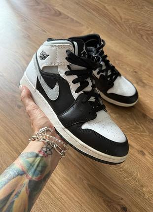 Кросівки nike air jordan 1 mid