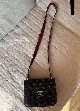 Продам сумочку guess