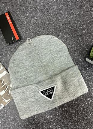 Шапка prada