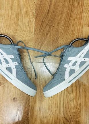 Кроссовки asics