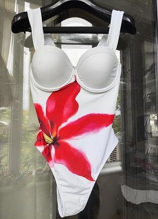 Суцільний купальник білий з червоною квіткою shein swim oasis