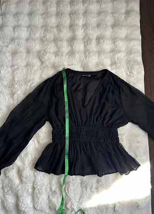 Чорна шифонова блуза boohoo в горошок (plumeti) з v-вирізом та баскою, розмір xl (18/44)
