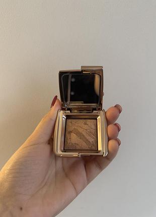 Бронзер hourglass radiant
