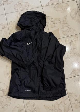 Продам ветровая nike