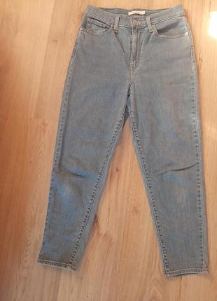 Ддинси мом levis