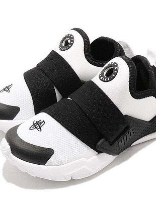 Крутые кроссовки nike 23,5 р. стелька 14,5 см.