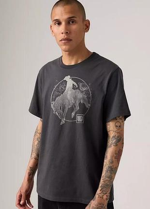 Levis  чоловіча футболка  розмір s, l