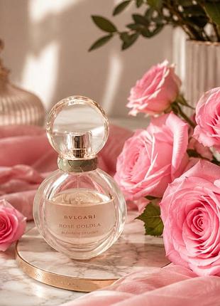 Парфумована вода rose goldea blossom delight 30 мл