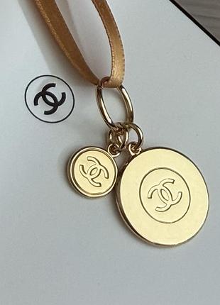 Брелок - шарм chanel beauty
