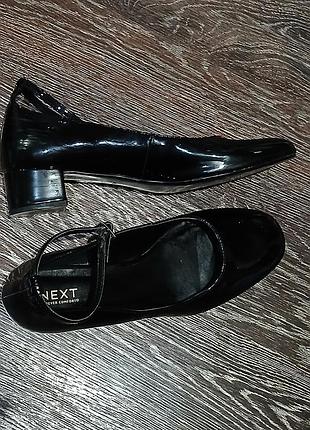 Стильні чорні лаковані туфлі next forever comfort