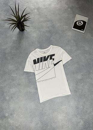 Футболка nike котонова базова