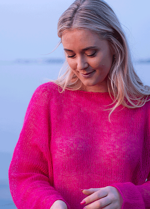 💗 новий яскравий светр павутинка кольору фуксія від united colors of benetton розмір м