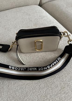 Сумка marc jacobs оригінал, стан 9/10, всередині все збережене, подряпини на букві