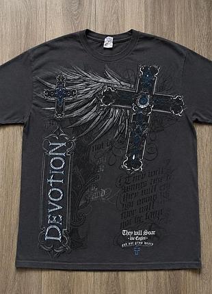 Футболка gildan "devotion"
стрит стайл, принт с крестами и крыльями, надпись "they will soar like agles and not grow weary"