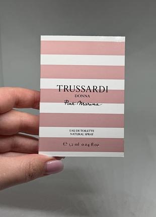 Trussardi donna pink marina — зелений аромат із соковитими акордами дині, лимона та неролі, пробний зразок, 1,2 мл;