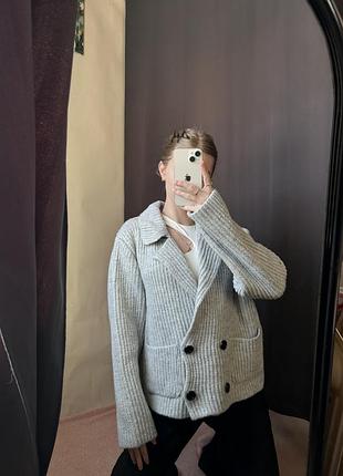 Стильный натуральный шерстяной кардиган на пуговицах