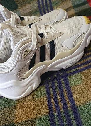 Фарбування adidas. оригінал