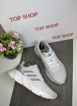 Оригінальні кросівки adidas