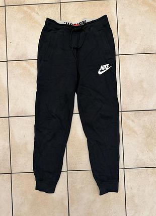 Спортивні штани джогери nike, розмір xs, чорні