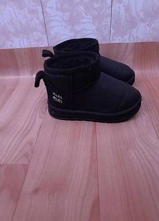 Чоботи дитячі унісекс ugg чорні, розмір 26