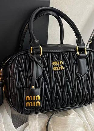 Вмістка жіноча стьобана сумка з двома ручками та ремінцем min min, чорна, 25×16×10 см