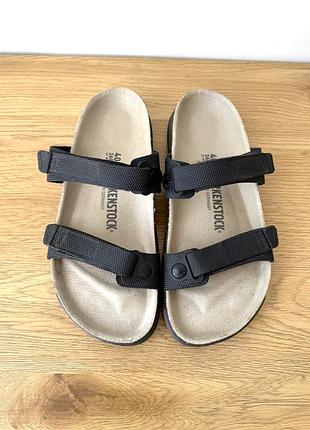 Шепанцы черные birkenstock sahara futura 40-26 см ( же us 9 м us 7 )