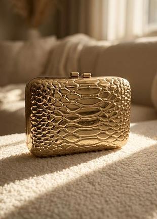 Mango роскошный золотой клатч со змеиным принтом - ваш главный fashion-акцент для стильных луков, оригинал